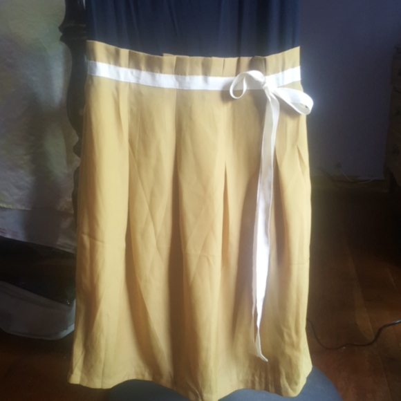 6 for $10 Dress - Picture 4 of 9